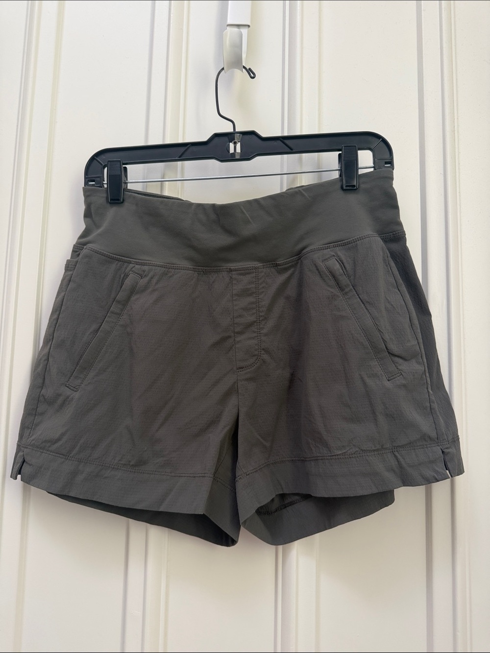 Athleta Trekkie Short - Picture 2 of 9